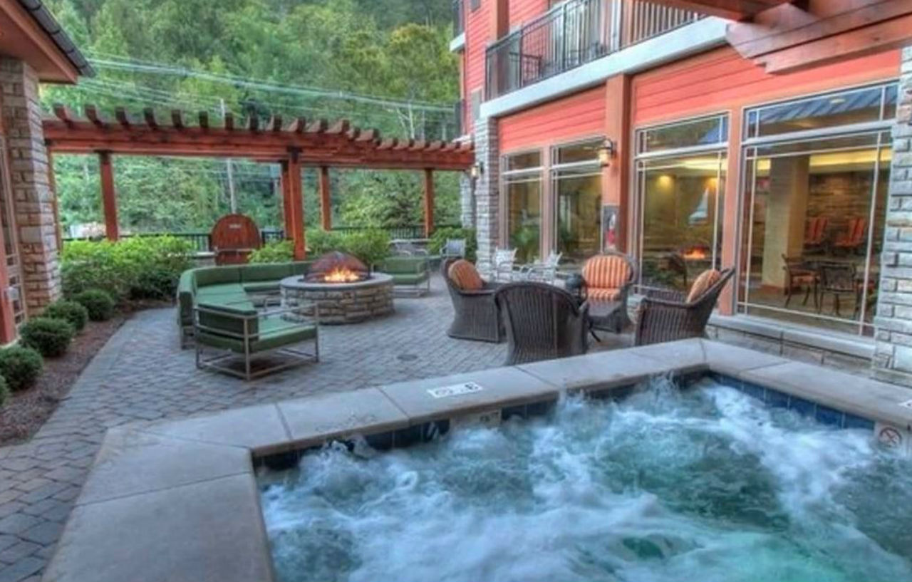 Hilton Garden Inn Gatlinburg Exterior photo